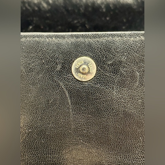 🔶FINAL PRICE DROP🔶 🎀Vintage FENDI crossbody bag🎀 - Picture 5 of 14